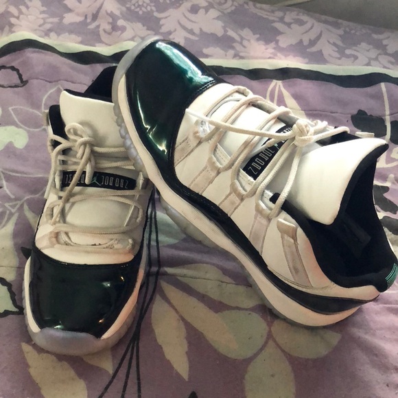 Air Jordan 11 Retro Low “Emerald” - Picture 7 of 7